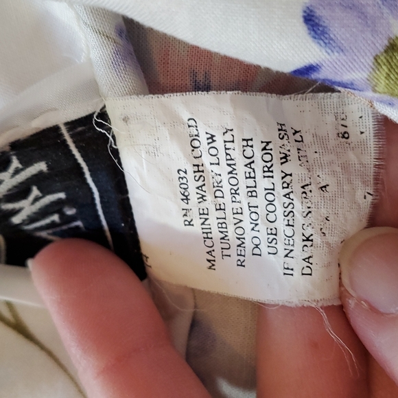 Floral with baskets and watering can blouse - Picture 9 of 9